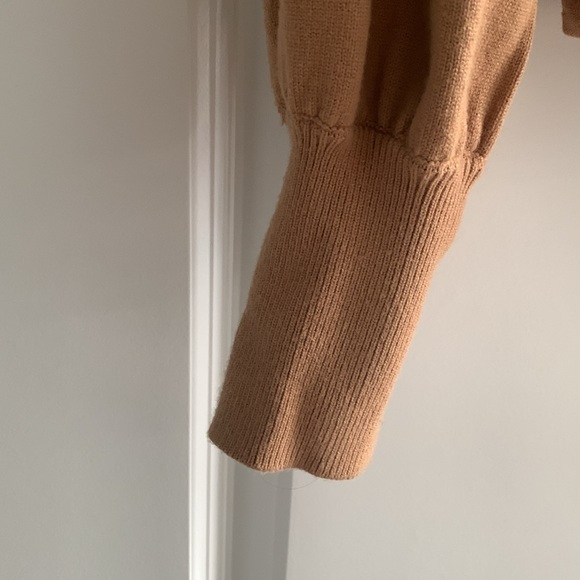 Line & dot square neck sweater - Picture 5 of 11